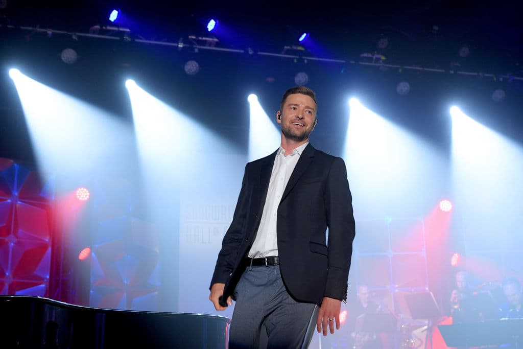 Justin Timberlake fue uno de los primeros famosos en buscar una salida en el emprendimiento licorero. Desde el 2009, tiene en el mercado la marca de tequila Sauza 901, en colaboración con la destilería Tequila Newtown Brewery y Beam Inc.