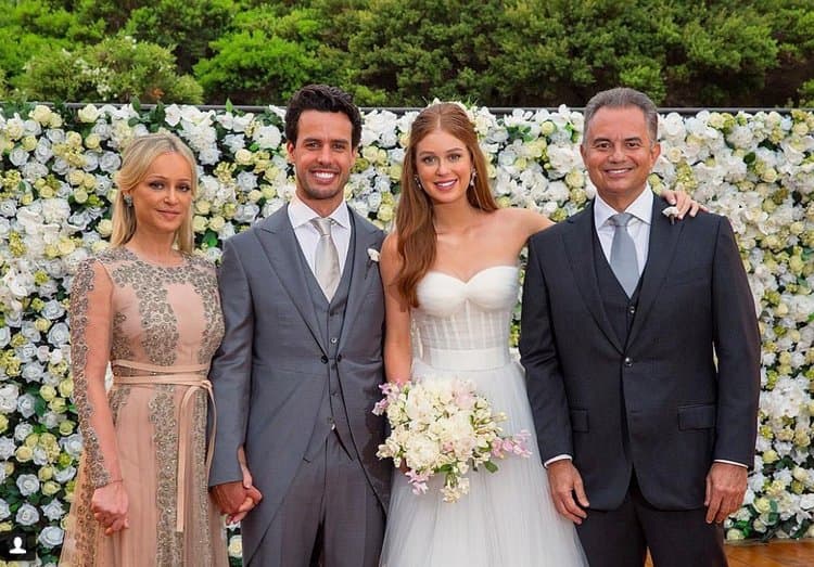 A la celebración asistieron todos sus familiares y amigos, los padres de Marina orgullosos de su hija y felices por el festejo.