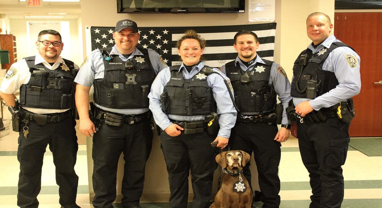 Nes, junto con su compañera Ofc Kozielski, siriveron ambas a Joliet y a la comunidad durante exactamente 10 años