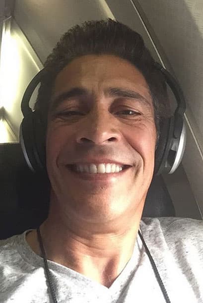 Pero al igual que muchos quiso probar suerte en otro ámbito, por lo que inició una carrera en la actuación.