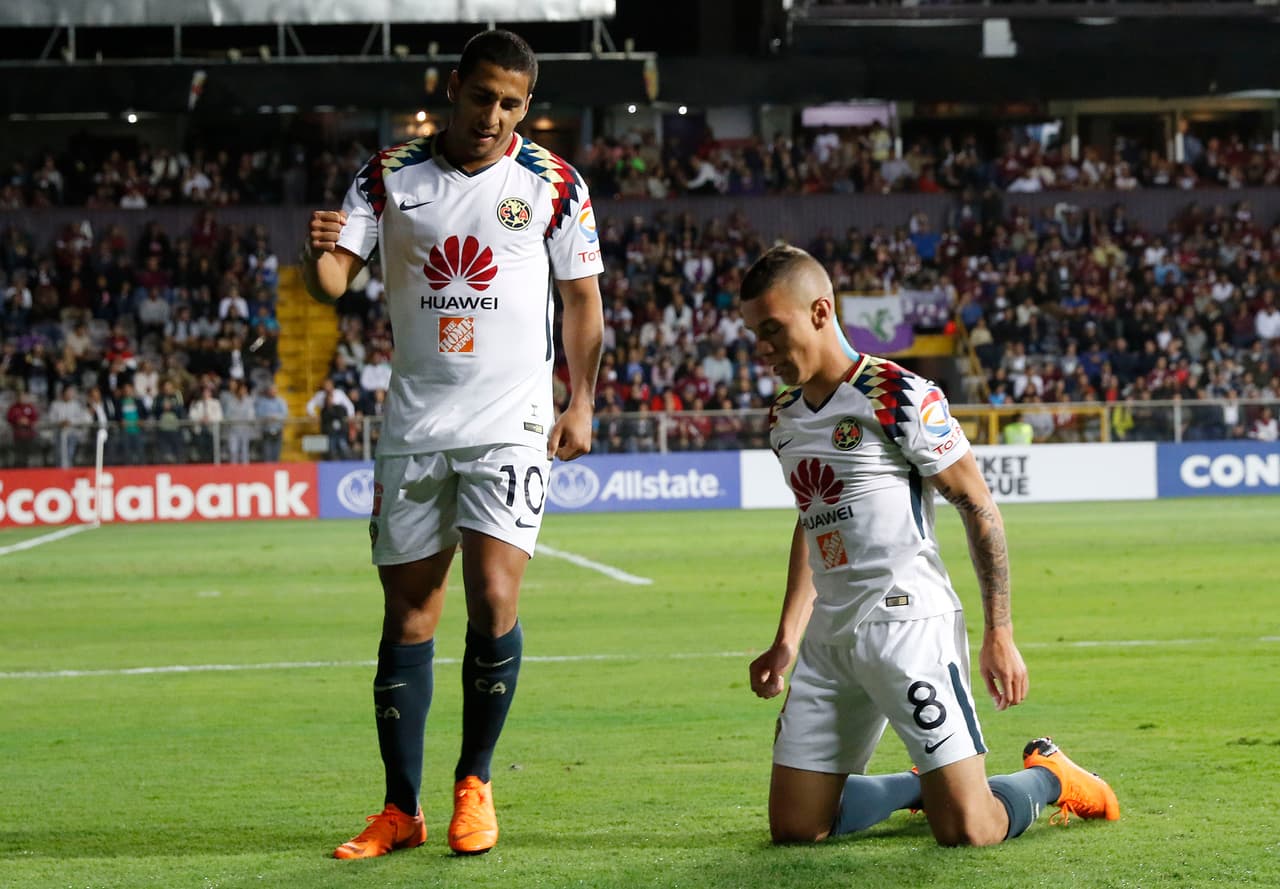 En el minuto 35, amplió la ventaja para las Águilas al recibir un buen pase de Oribe, quien se vistió de 10 en esta noche, y definir de volea.