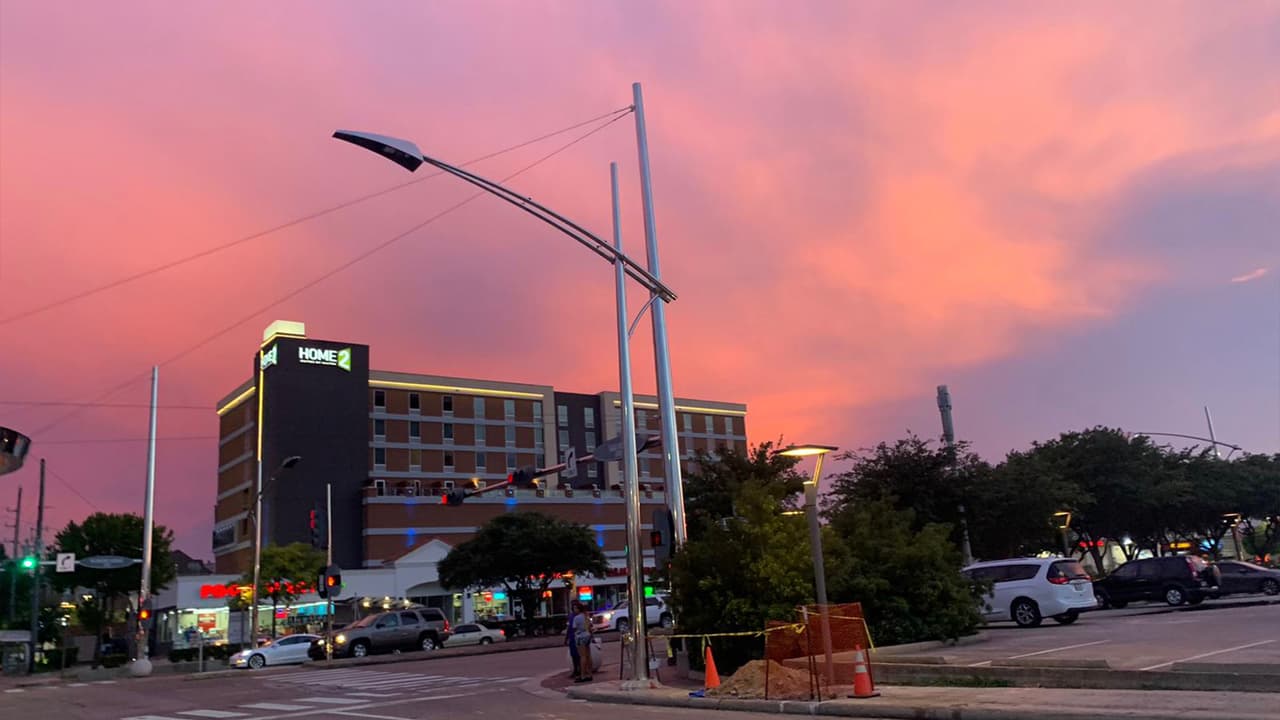 El área de Houston estuvo azotada por tormentas que dejaron daños en algunas viviendas en Pearland.