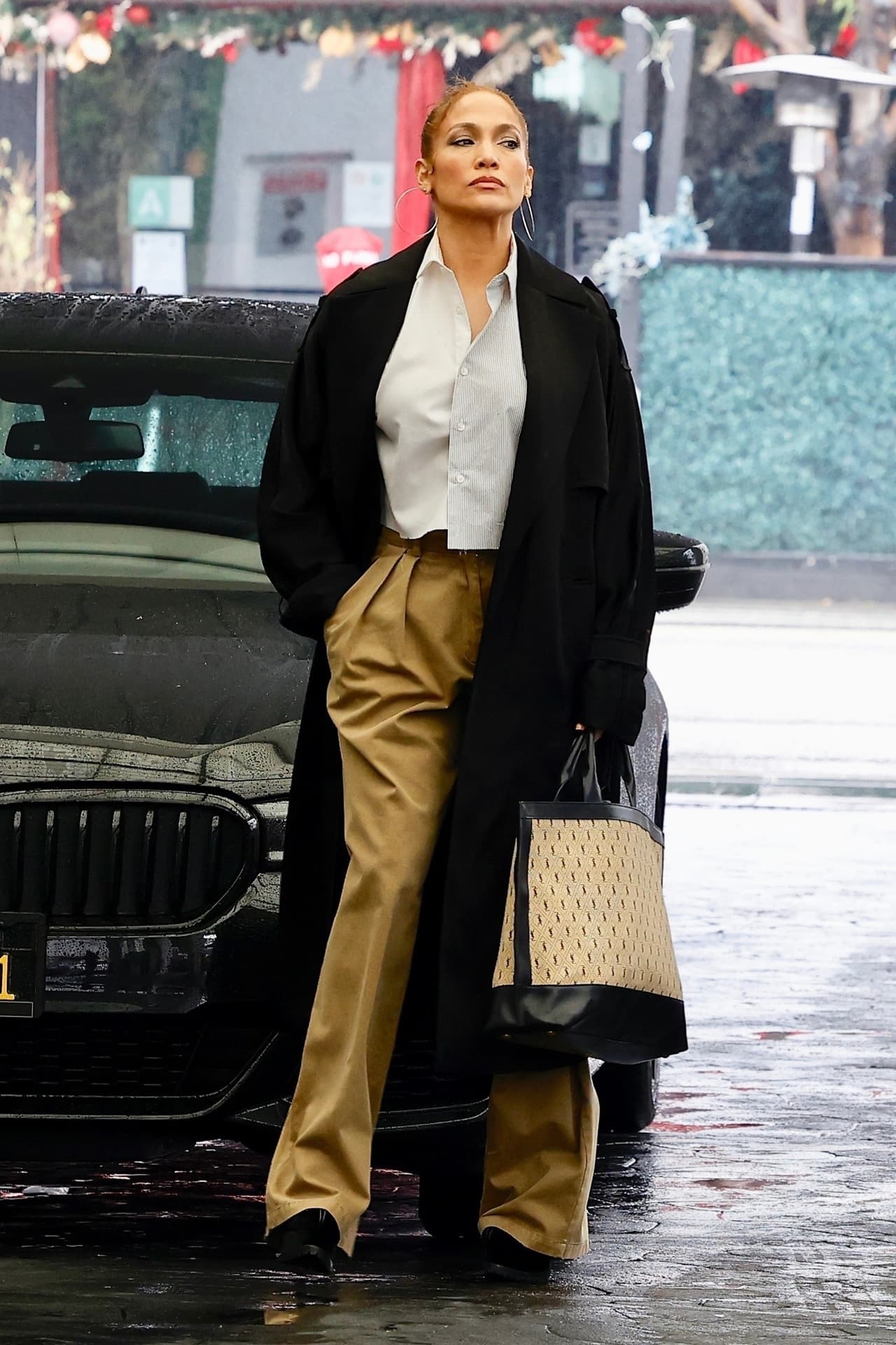 Los paparazzi la captaron así tras salir de una sesión en una clínica dermatológica en Beverly Hills. 
<br>