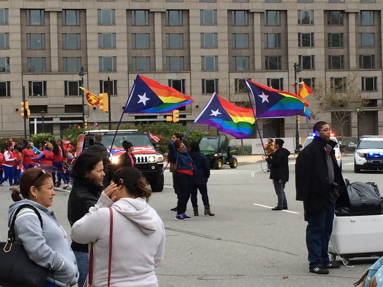Ni el frío, ni el viento impidieron que este domingo se realizara el desfile anual puertorriqueño en Filadelfia en donde el baile y la música no podían faltar. El evento que tuvo como objetivo unir a la comunidad boricua y levantar con orgullo la bandera de la llamada Isla del Encanto. El Desfile Puertorriqueño de Filadelfia, organizado por El Concilio, tuvo como tema este año el de "Nuestra Trayectoría: De Puerto Rico a Filadelfia".