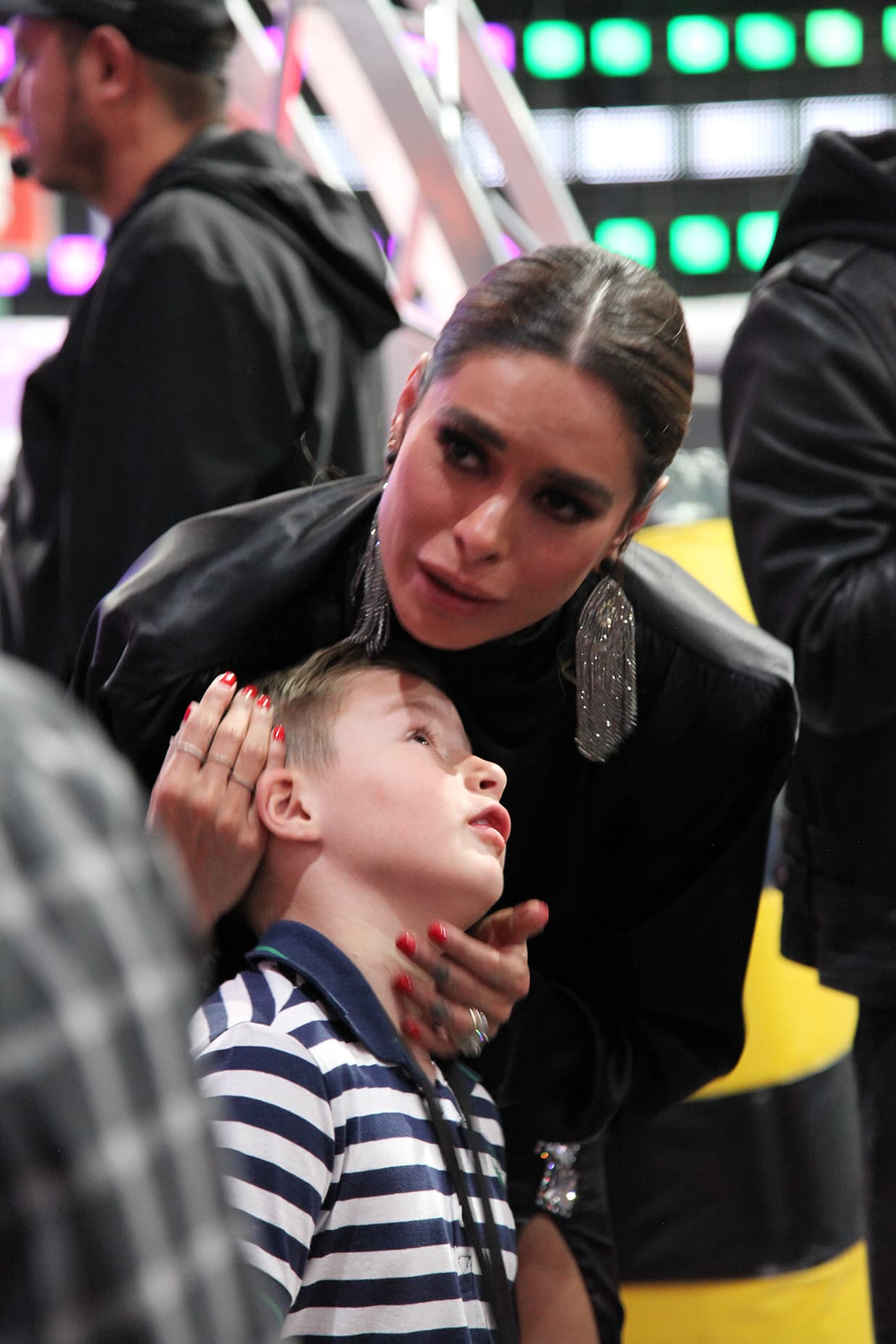 El pequeño de siete años de edad, y único hijo de Galilea Montijo, impactó a Victoria: "Si está guapo el hijo de Galilea, apenas lo miré y sí me gustó".