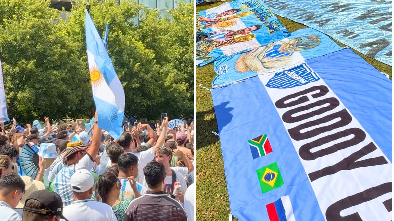 <h3 class="cms-H3-H3">Dallas, entre camisetas y cantos</h3> La llegada de los hinchas argentinos ya se sentía desde antes del evento. En distintos puntos del norte de Texas se vieron
<b> camisetas de Messi, grupos de visitantes y familias que viajaron para seguir a la selección campeona del mundo</b>. 
<br>
<b>En Klyde Warren Park, la imagen fue más directa:</b> banderas extendidas, teléfonos grabando, niños con camisetas de Argentina y adultos cantando como si estuvieran a metros de la cancha. 
<br>
<b>No todo pasa dentro del estadio: </b>parte del torneo se juega en las calles, en los parques, en los restaurantes y en esos espacios donde los hinchas convierten una ciudad ajena en casa por unas horas.