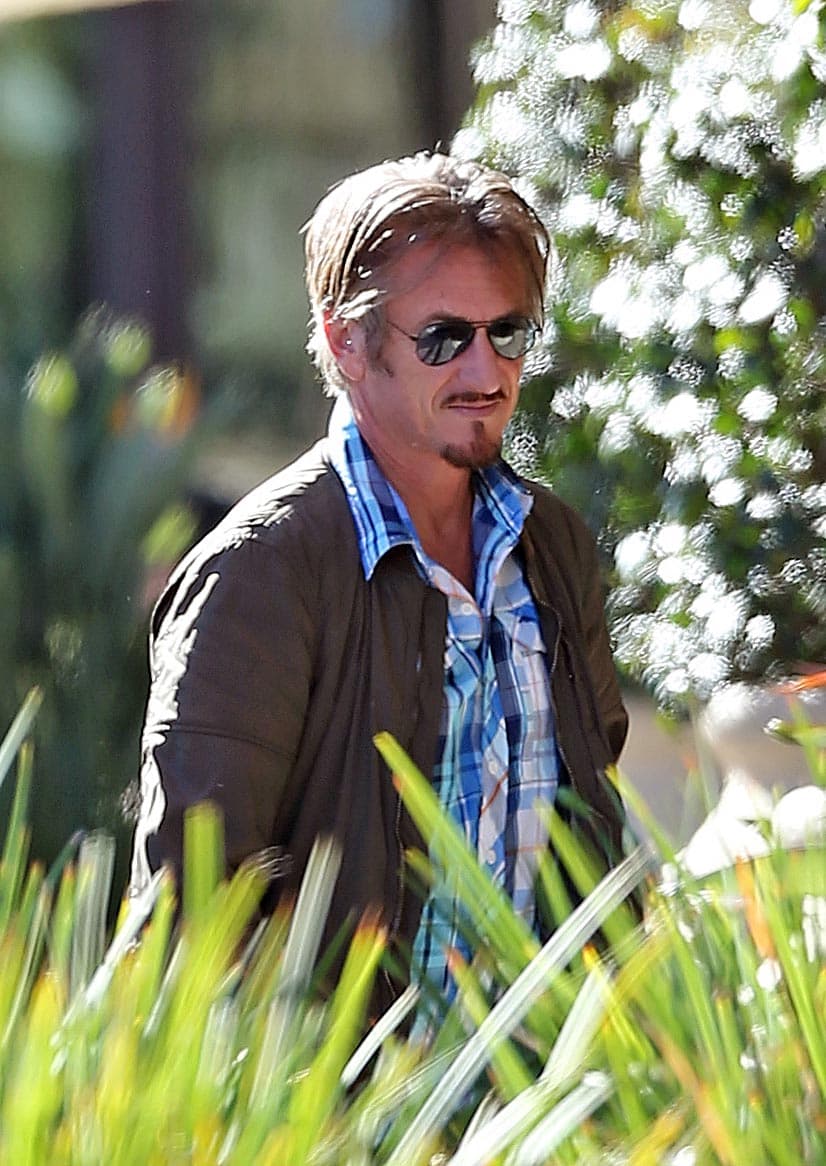 El actor Sean Penn se casó con Madonna en 1985. Después de que se separaron fue señalado por la 'Reina del pop' como una persona violenta que la llegó a maltratar física y verbalmente.