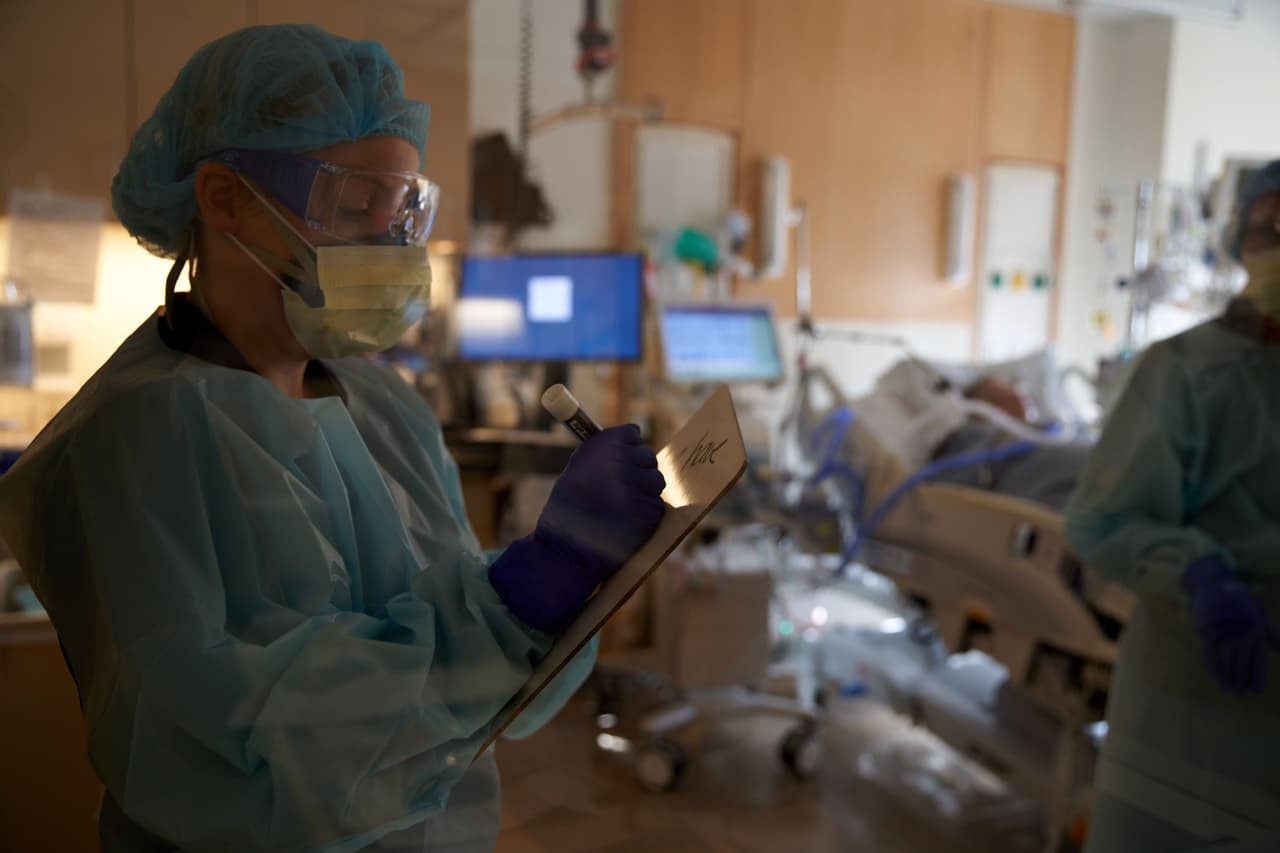 Bajan las hospitalizaciones por Covid-19 en Arizona, pero no es momento de bajar la guardia 