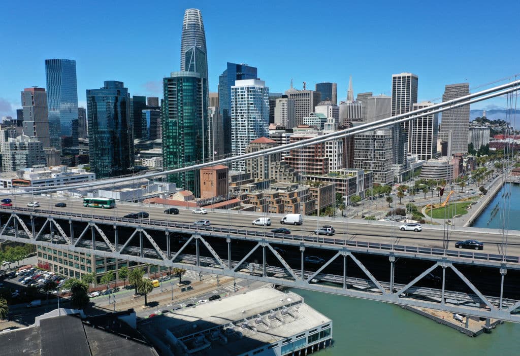 <b>05/10: San Francisco.</b> San Francisco se ubica en el quinto lugar del ranking de peores ciudades, con 46 horas de retraso en horas pico por tráfico congestionado. Las peores horas están entre las 3 y las 5 de la tarde. El 1.7% de toda la demora semanal en el tráfico ocurre en San Francisco los martes a las 4 pm.