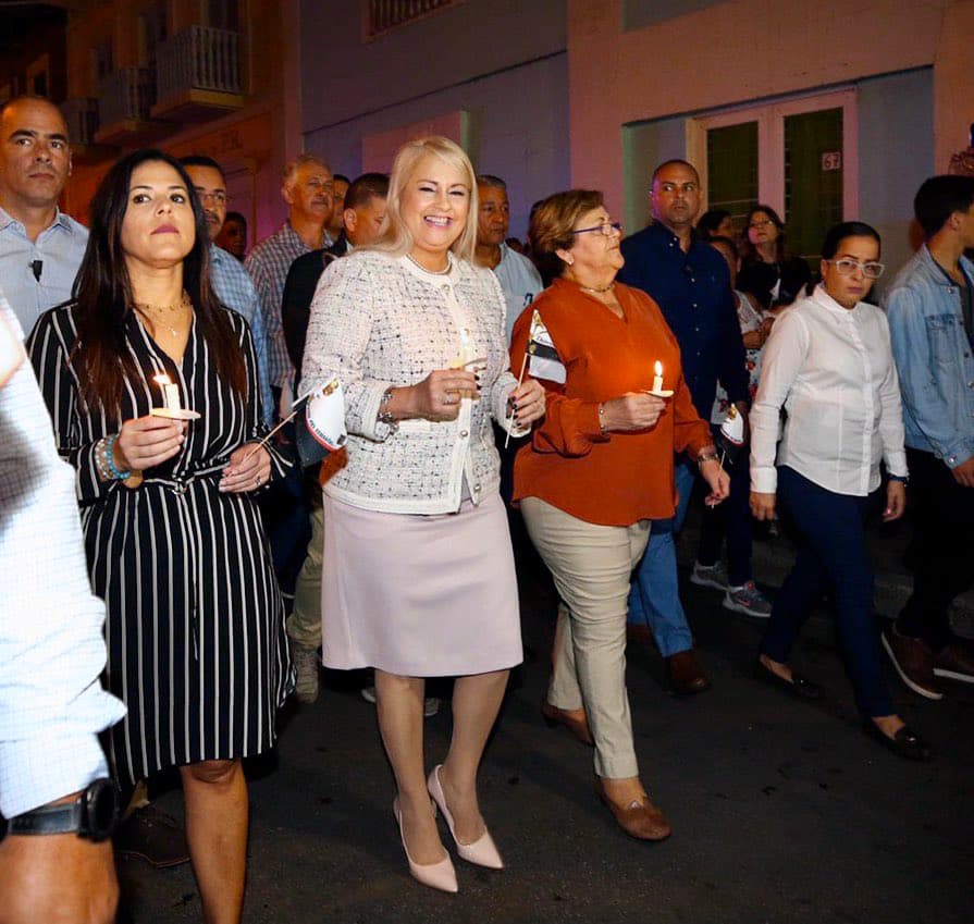 Hasta el casco urbano de Ponce llegaron decenas de devotos de "La Morena", católicos de todo Puerto Rico y mexicanos radicados en la Isla.
