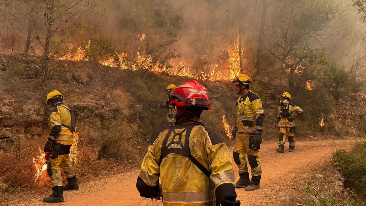 Incendios en España y Francia dejan a miles de personas evacuadas: ¿Por qué se dificulta contener el fuego?