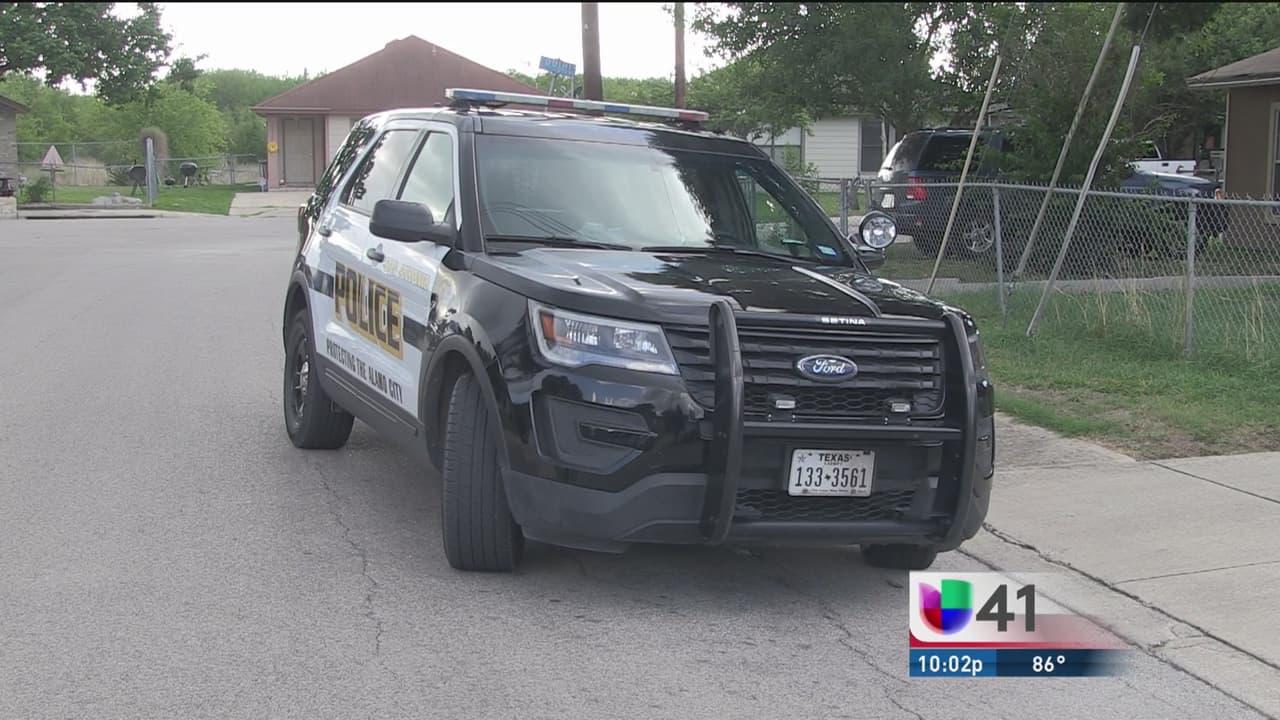 Policía de San Antonio busca a sospechoso fugitivo considerado como peligroso