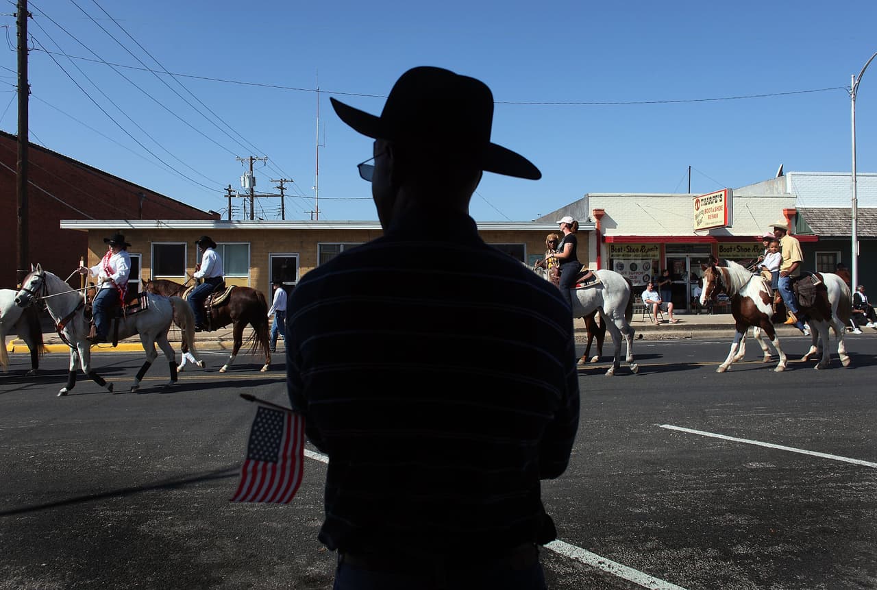 <h3 class="cms-H3-H3"><b>1. Killeen.</b></h3>
<br>
<br>En el primer lugar de la mejor ciudad para retirarse en Texas está Killeen, según indica U.S. News. Cuenta con una población de casi medio millón y está muy cerca de Austin y San Antonio. El precio promedio de una renta es de $937. Es importante destacar que Texas no cobra impuesto estatal por renta lo que hace más accesible todas sus viviendas.