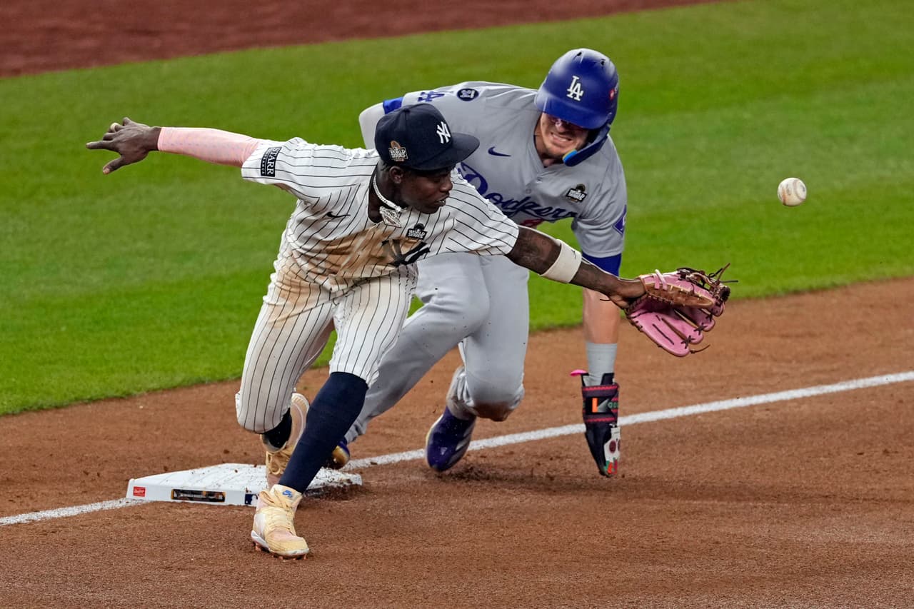 <h2 class="cms-H2-H2">10. El momento que ayudó a los Dodgers a remontar</h2>
<br>
<br>Una serie de 
<b>errores defensivos en la quinta entrada,</b> comenzando con un bochornoso error de Aaron Judge en el jardín central, ayudó a los Dodgers de Los Ángeles a remontar cinco carreras para revivir en el quinto partido.