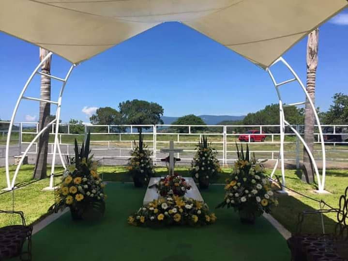 Este 13 de julio se cumplió un año de la muerte de Joan Sebastian, por eso sus familiares organizaron un merecido homenaje al 'Poeta del pueblo'.