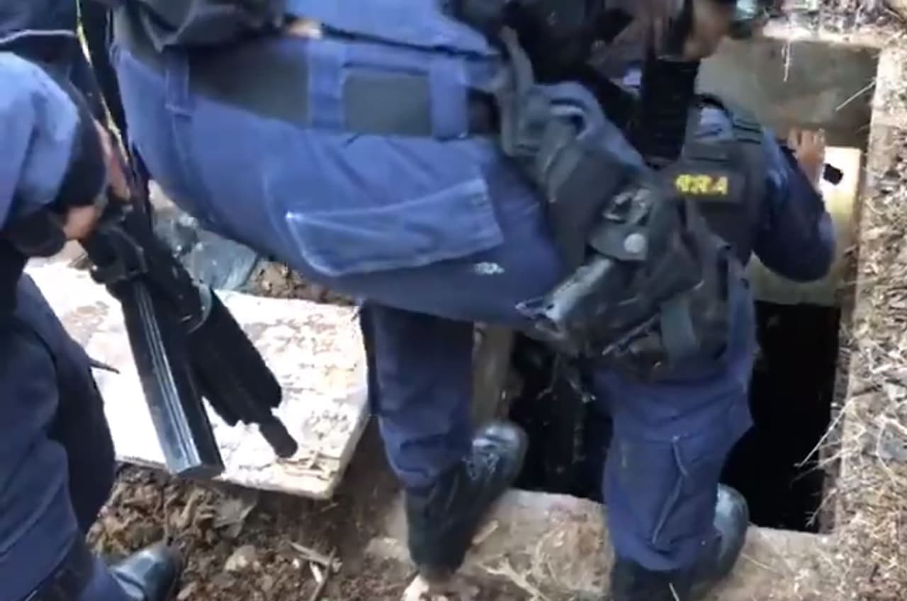 El escondite fue descubierto alrededor de as 6:00 am del jueves durante una operación que se realizó en la cordillera El Merendón, en la frontera entre Honduras y Guatemala.