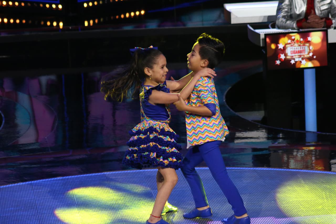 Adrián por su parte dijo: "Yo quiero tener unos hijos como ustedes. Me encantan como bailan".