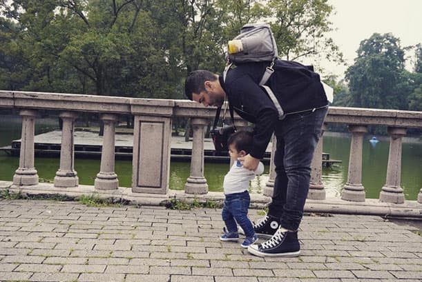 Alejandra no aguanta la emoción de celebrar la primera navidad de su hijo Matteo de casi 9 meses. Mira las fotos más cute de Matteo, un bebé tan stylish como su mamá.