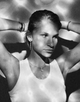 Al igual que Hannah, la primogénita del presentador mexicano, Nicole está por emprender un nuevo camino como universitaria.