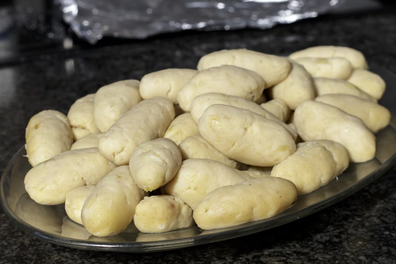 Arma croquetas de aproximadamente una pulgada.