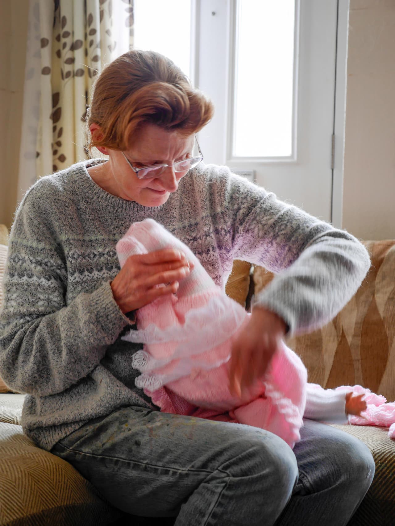 Teresa confiesa que fabricar estos muñecos le ayudó a luchar contra el dolor de sus pérdidas, así que ahora los hace para parejas que han perdido un hijo.