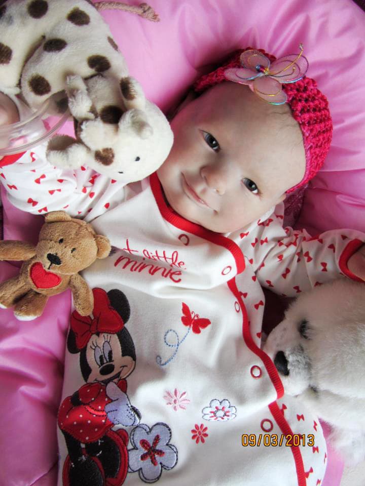 Conoce a Teresa Russon, ¡ella fabrica muñecos que parecen bebés reales!