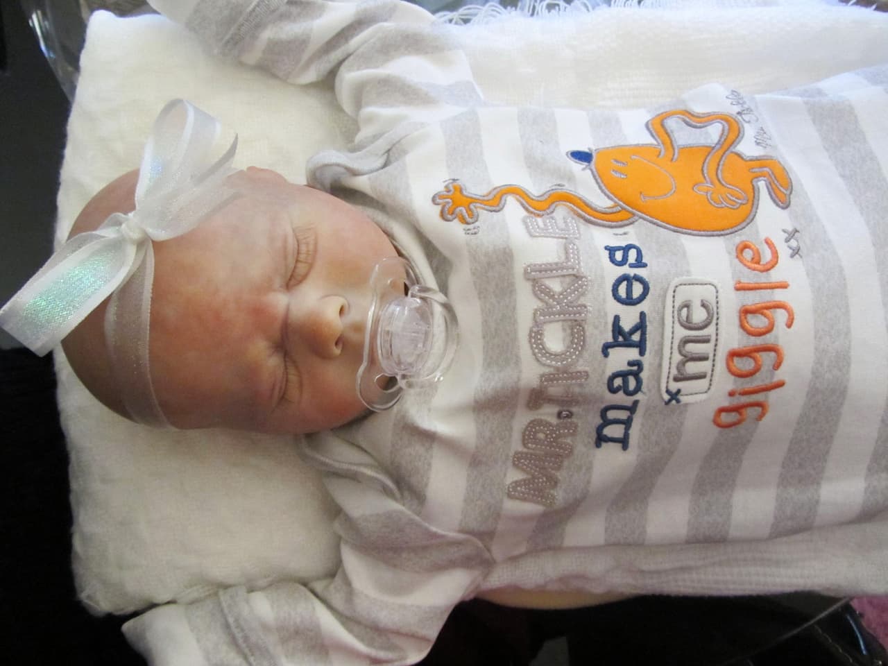 Nadie creería que es un muñeco.