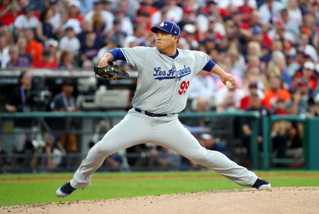El nacido en Corea del Sur, Hyun-Jin Ryu, de los Los Angeles Dodgers, tuvo el honor de abrir por la Liga Nacional, designado por su manager, Dave Roberts. Aunque le hicieron un hit al surcoreano, retiró en blanco el inning.