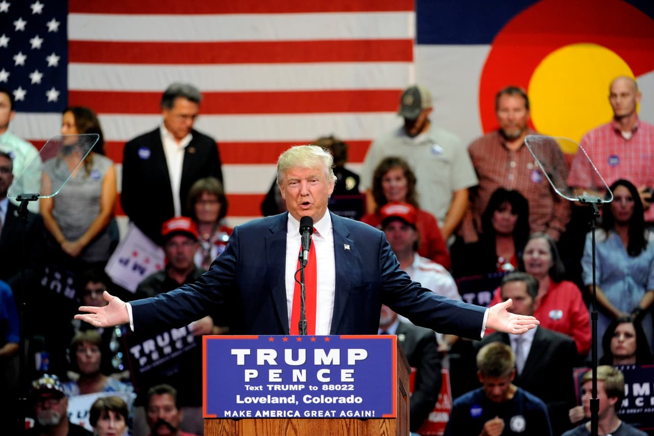 En la Tierra del Amor, Trump mantiene su mensaje de división 