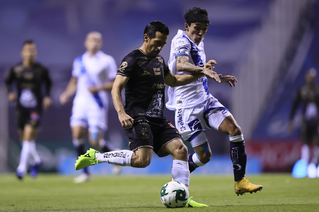 Con un gol de vestidor de Omar Fernández al minuto 1 y con autogol de Andrés Mosquera, la Franja pega primero y toma una importante ventaja para la vuelta.