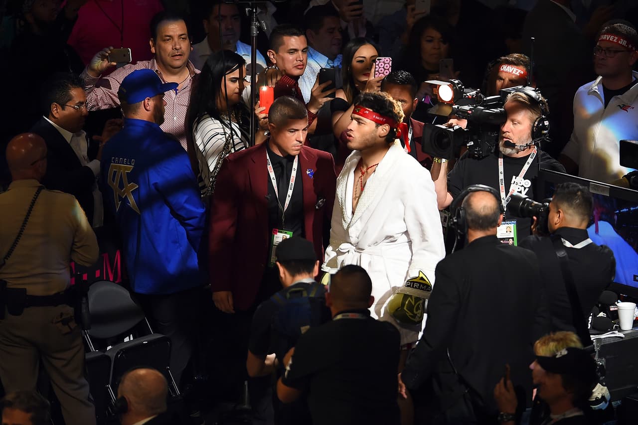 Julio César Chávez Jr. arribó mostrando mucha confianza en su preparación.