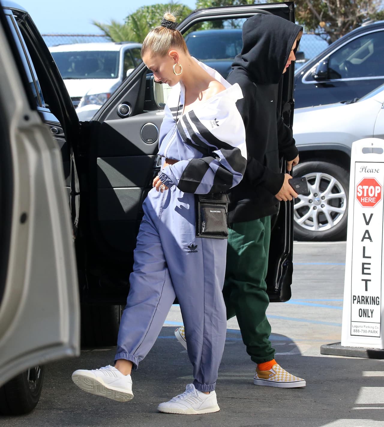 El cantante y la modelo han admitido que buscan ayuda espiritual y 
<b><a href="https://www.univision.com/entretenimiento/justin-bieber-confiesa-que-se-le-hace-dificil-confiar-en-su-esposa-hailey-y-no-es-lo-unico-fotos">acuden a terapia para hacer de su matrimonio uno duradero</a></b>.