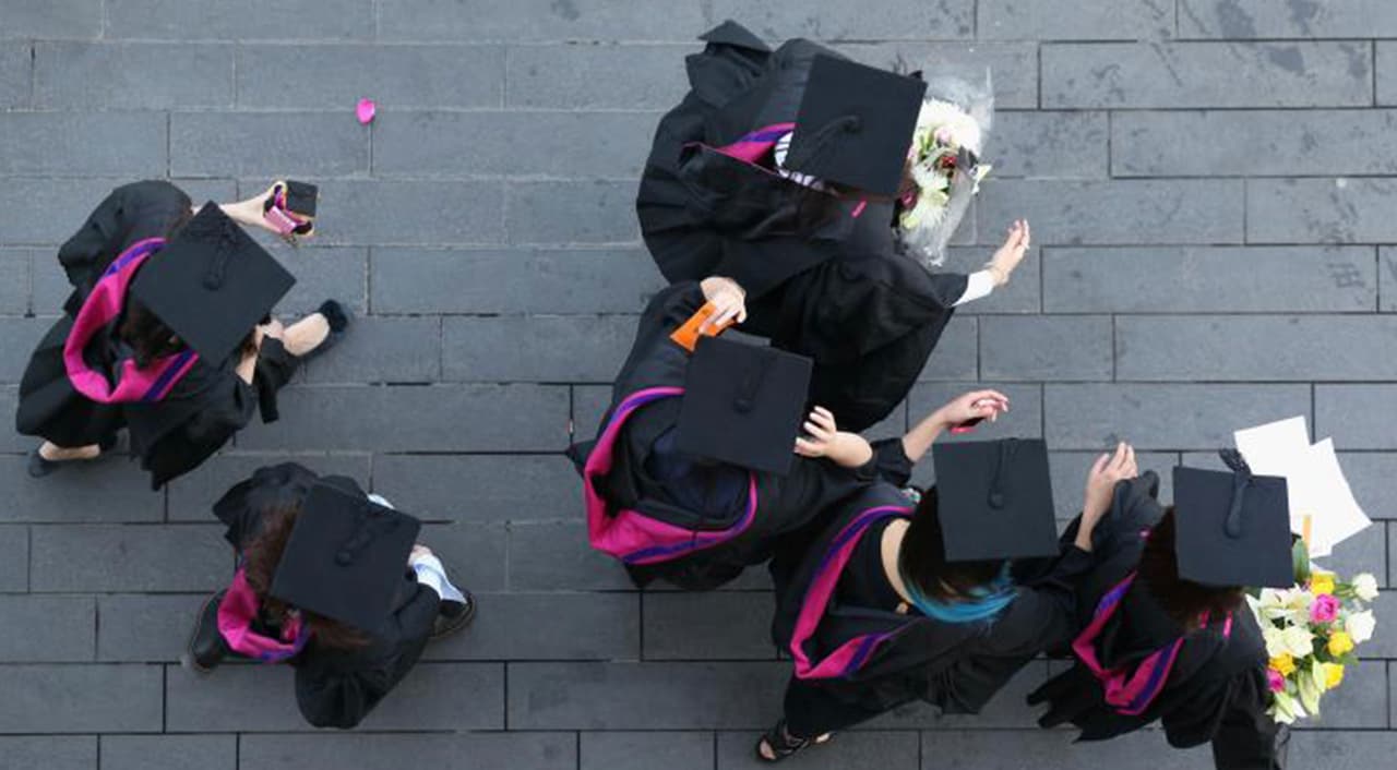 Con el apoyo del personal de la escuela presentó un proyecto para terminar sus estudios y se graduó el miércoles 26 de mayo.