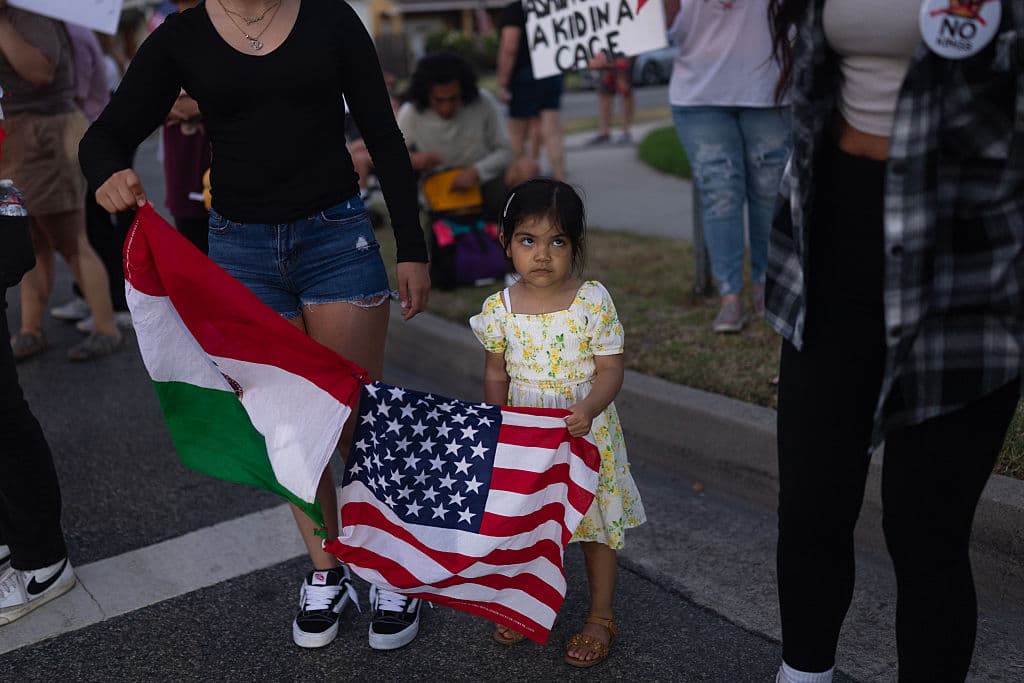 Aunque había cientos de personas, la protesta en Pico Rivera fue descrita como pacífica por las autoridades, que este miércoles 18 de junio no reportaban arrestos relacionados a hechos violentos en el evento.