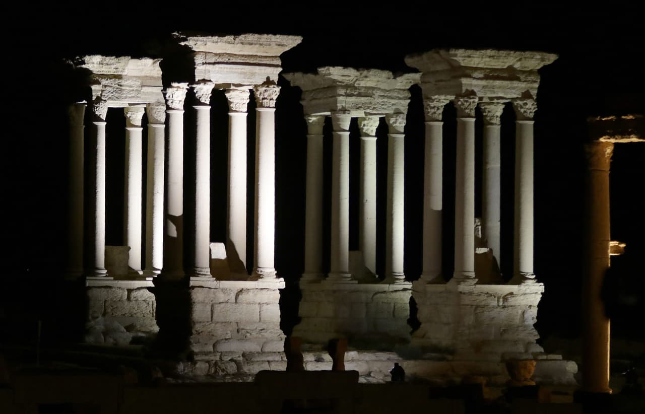 El Observatorio Sirio de Derechos Humanos anunció la salida de los yihadistas tras una noche de violentos bombardeos.