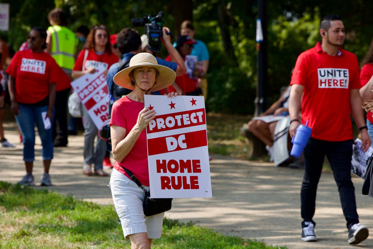 La protesta fue convocada bajo el nombre 
<b>“We are all DC” </b>o, en español, 
<b>“Todos somos DC”</b>.