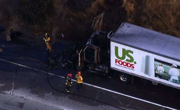 Camión de carga se incendia sobre la autopista 580 en dirección oeste en Dublin 