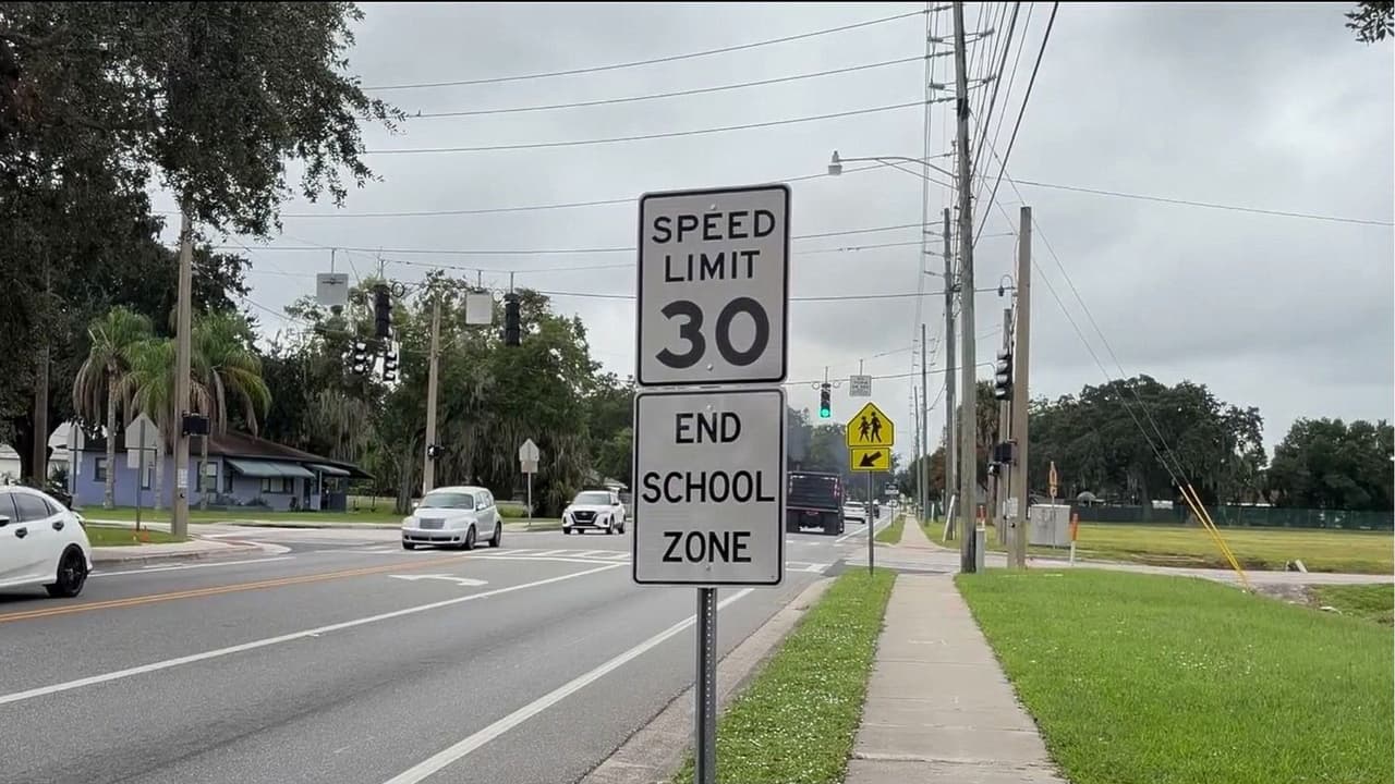 Dudas sobre señalización ponen bajo revisión una zona escolar en Kissimmee