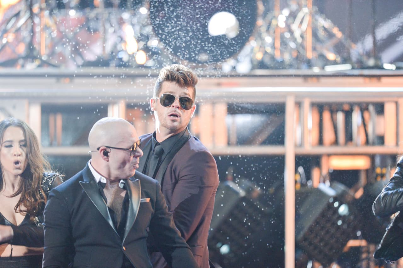 ¡Y luego entró Robin Thicke!