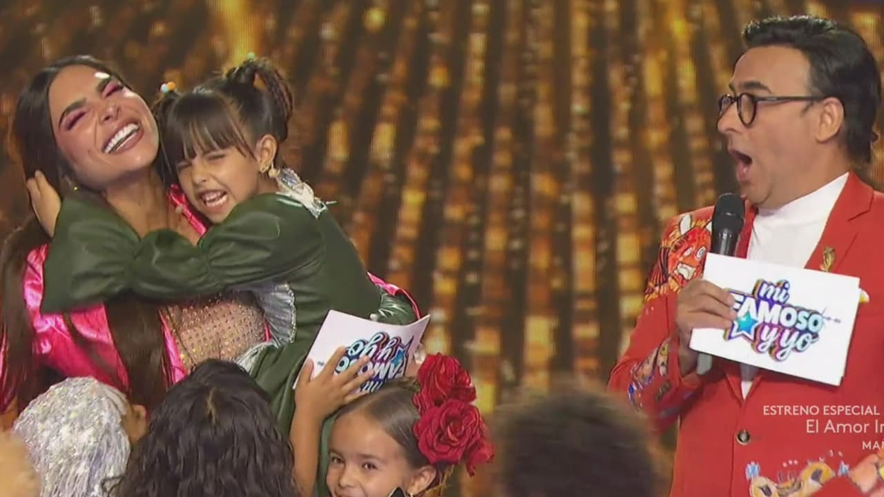 Como era de esperarse, los niños de Mi Famoso y Yo fueron los que más apapacharon a Alejandra Espinoza. La primera en arrojarse a sus brazos para felicitarla fue Liani, pareja de Lambda García, quienes en esta ocasión 
<u><b><a href="https://www.univision.com/shows/mi-famoso-y-yo/mi-famoso-y-yo-asi-fue-el-encuentro-de-liani-y-lambda-garcia-con-lucia-mendez-como-diana-salazar-video" target="_blank">tuvieron un divertido número a lado de Lucía Méndez. </a></b></u>