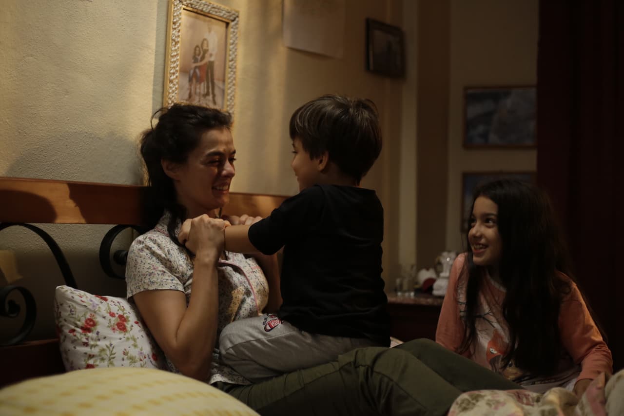 Bahar será el sostén de sus hijos y vivirá dedicada a darles amor.