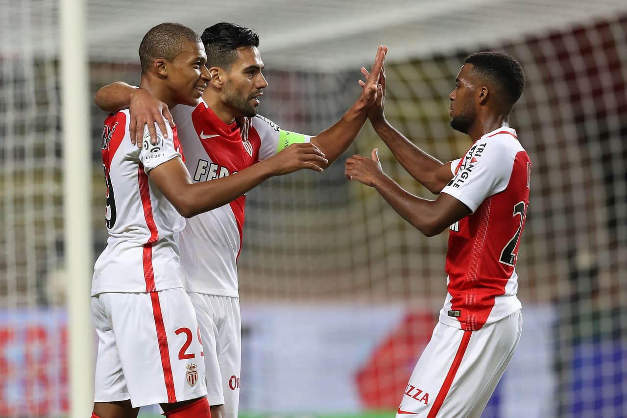 Desde su regreso al Mónaco, el goleador colombiano ha recuperado la confianza y es el líder entre sus compañeros, así como su equipo también lo es en el Grupo E.