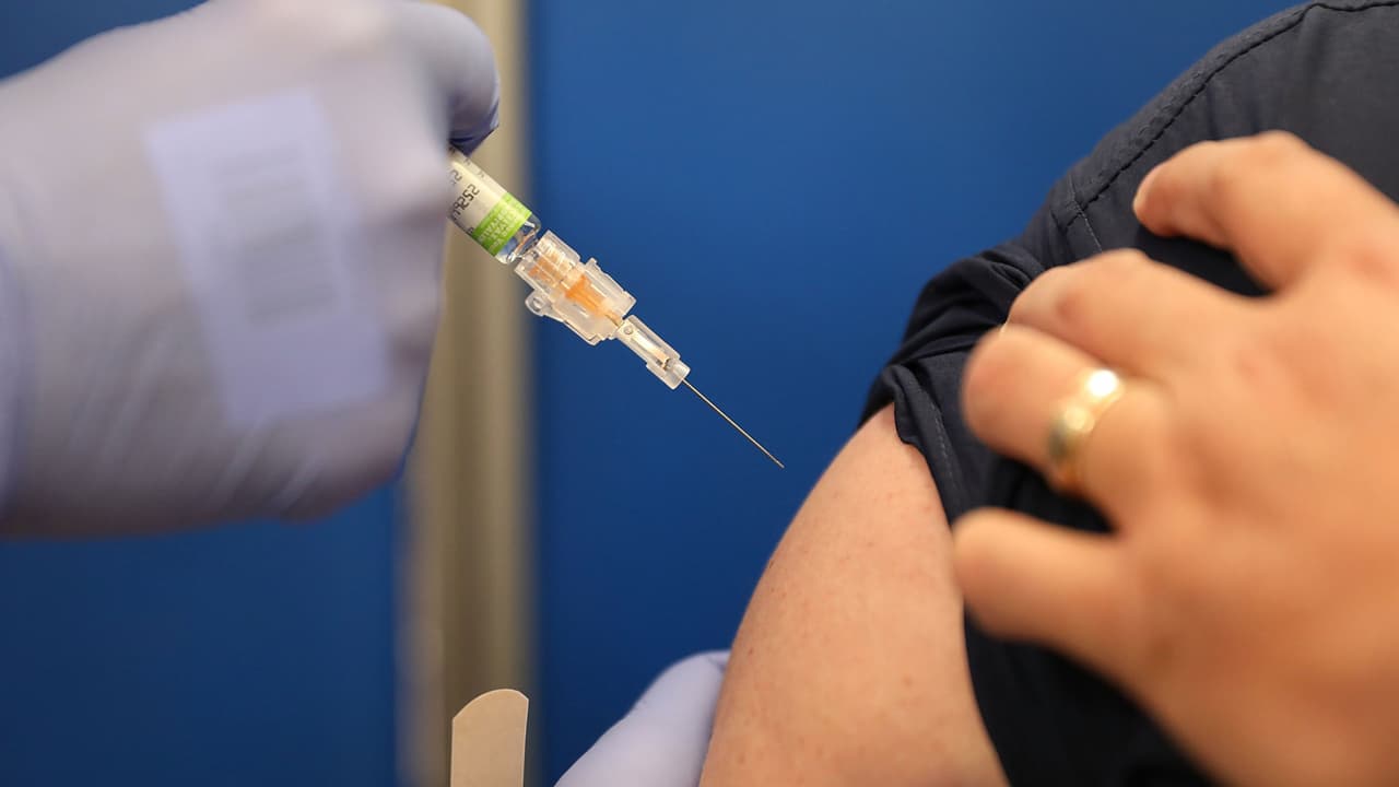 ¿Por qué es importante que te vacunes contra la influenza en medio de la pandemia del coronavirus?