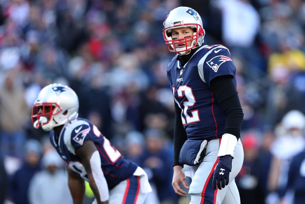 Tom Brady acumula con este 15 juegos de 300 o más yardas en la Postemporada. Peyton Manning, segundo de la historia, y Drew Brees, tercero, suman en conjunto 16.