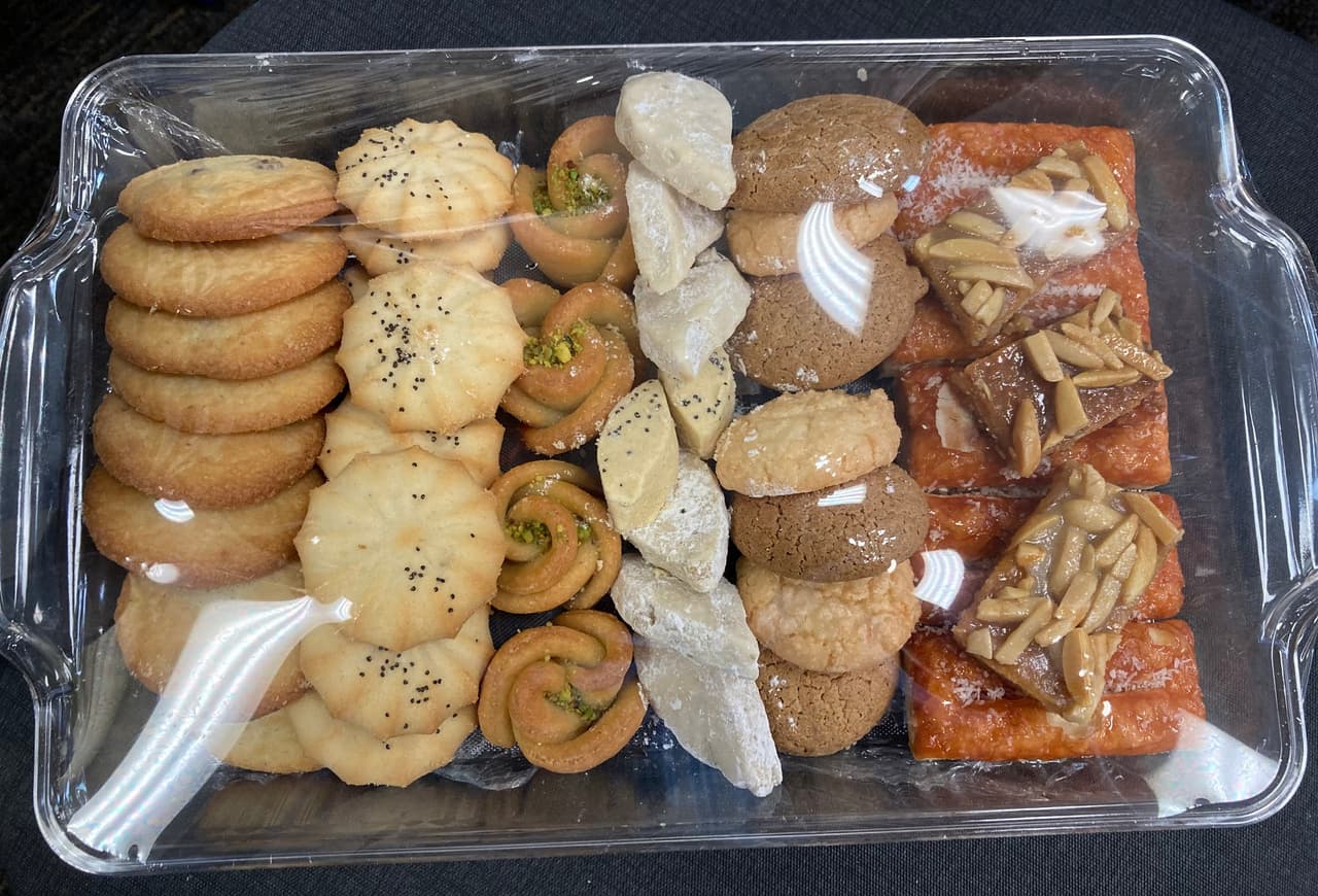 <b><a href="https://www.flamekabob.com/">Número 4: Flame Kabob (7961 Skyland Ridge Pkwy, Raleigh)</a></b>. Un restaurante que ofrece Pan tandoori recién horneado y caliente recién salido de la parrilla, pollo, bistec, carne molida (koobideh persa), pollo molido y brochetas de cordero hechas a pedido, así como postres y helado.