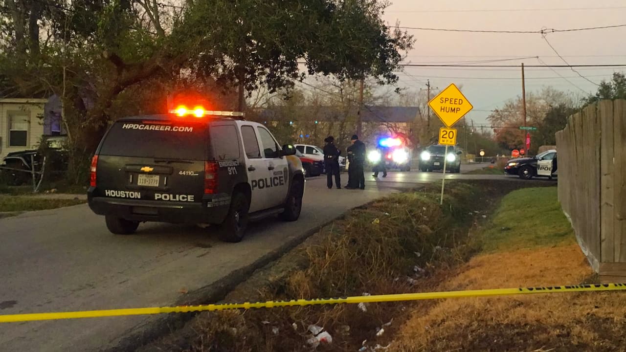 “Este no fue un crimen al azar”: Policía de Houston sobre tiroteo que deja dos muertos y un herido 