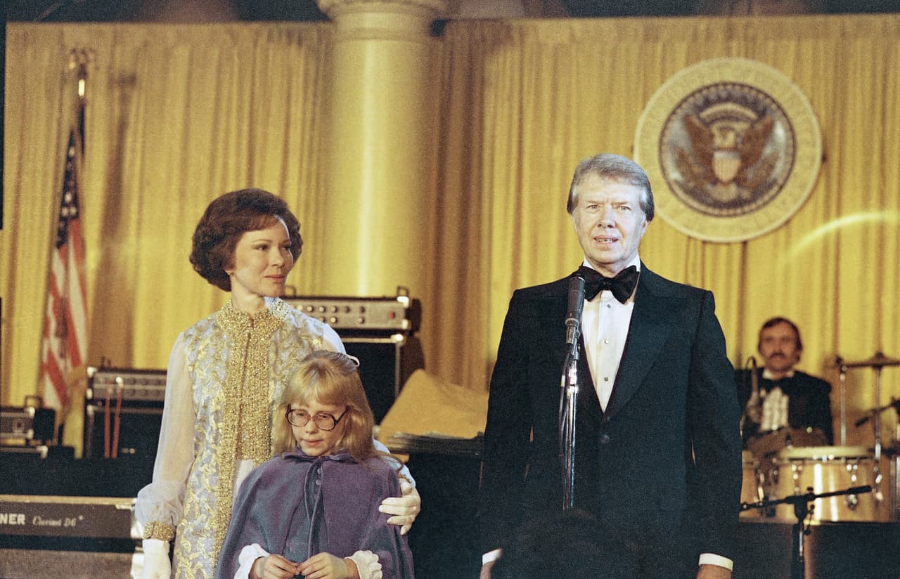 Jimmy y Rosalynn Carter en un evento del comité demócrata el 21 de enero de 1977.
