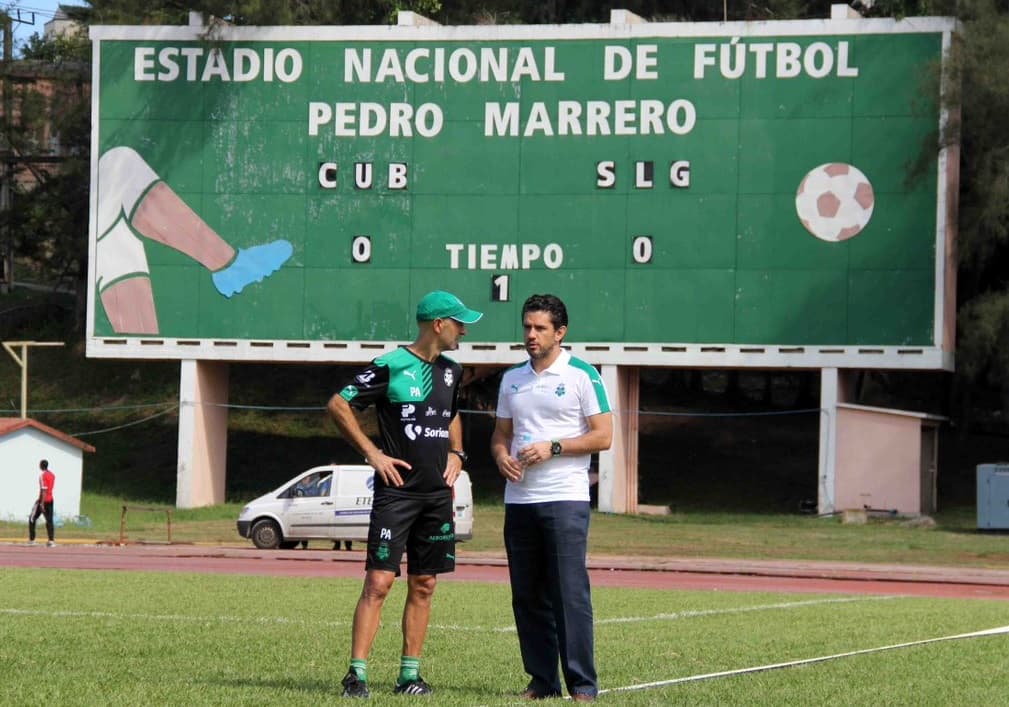 Santos ya está en Cuba para disputar histórico amistoso