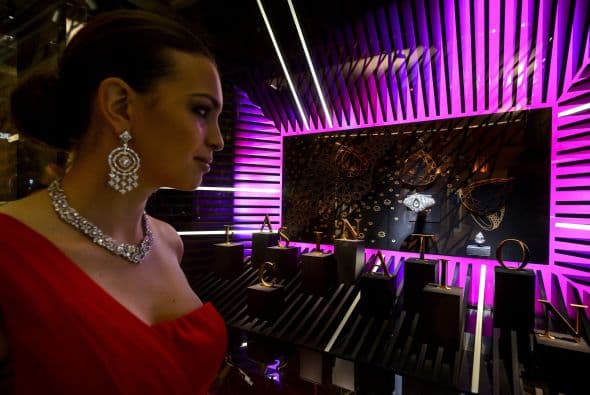 "La fascinación" tiene 152,96 quilates de los más finos diamantes blancos.