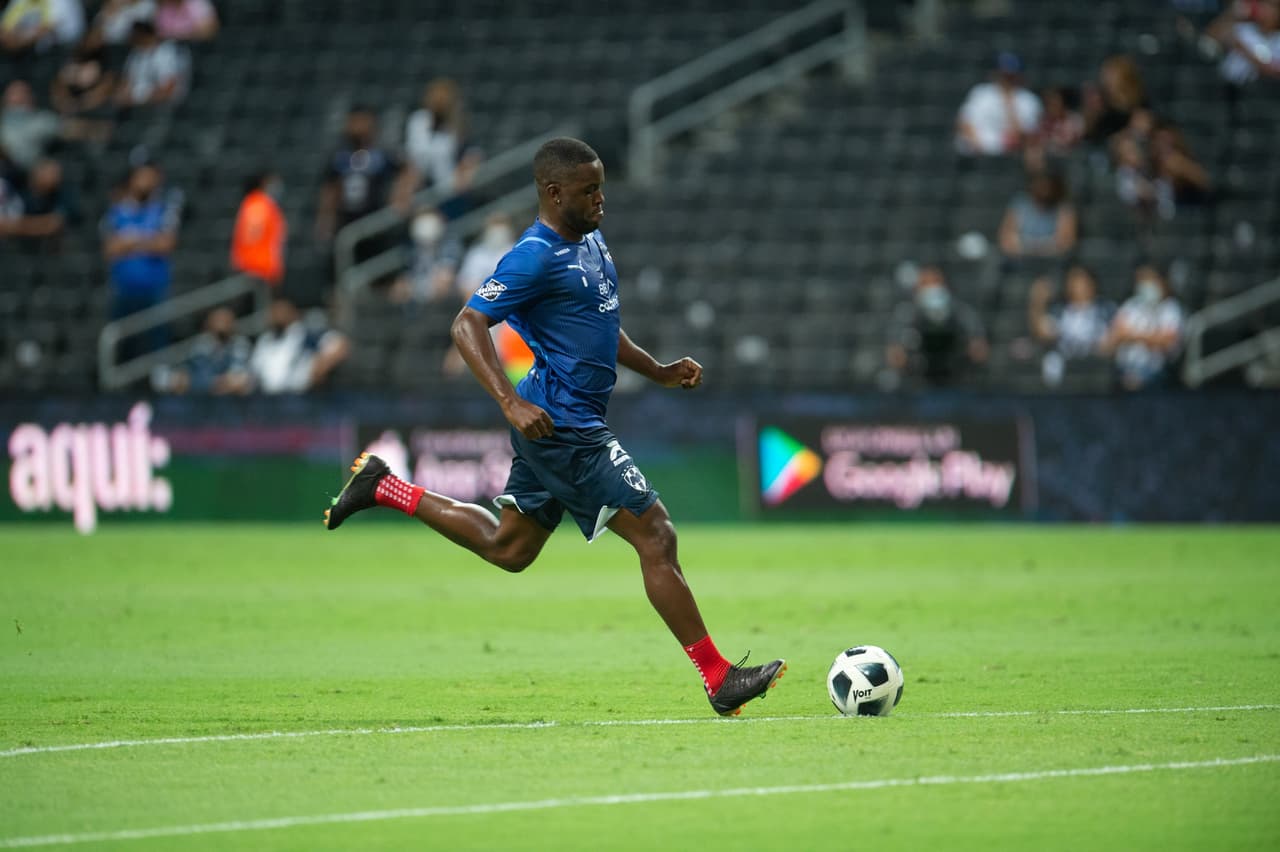 Con doblete del colombiano Duvan Vergara, Rayados de Monterrey consiguió su primer triunfo del Grita México A21 a costa de los endebles Pumas.